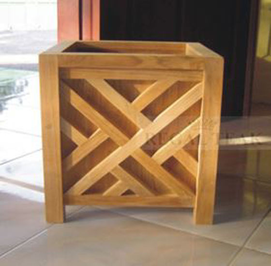 Picture of Teak Planter Chippendale 20.5in sq